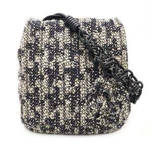 CHANEL Black Leather Shoulder Bag